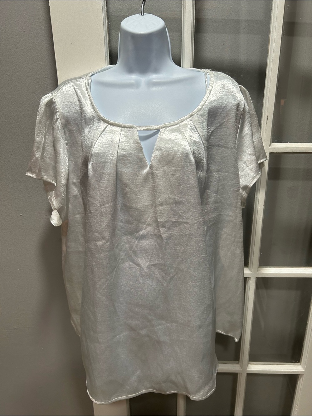 love J White Keyhole Peasant Blouse